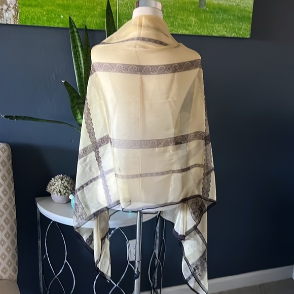 VALENTINO 100%SETA/SILK SCARF Made In Italy 🧣 - Picture 3 of 11